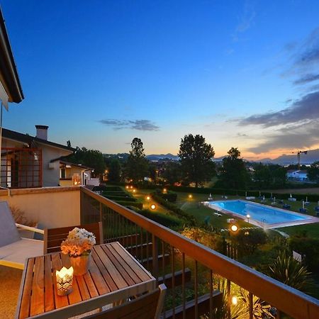 Italia Living Villa Паденге-суль-Гарда Екстер'єр фото